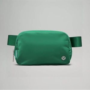 Lululemon belt bag - emerald ice